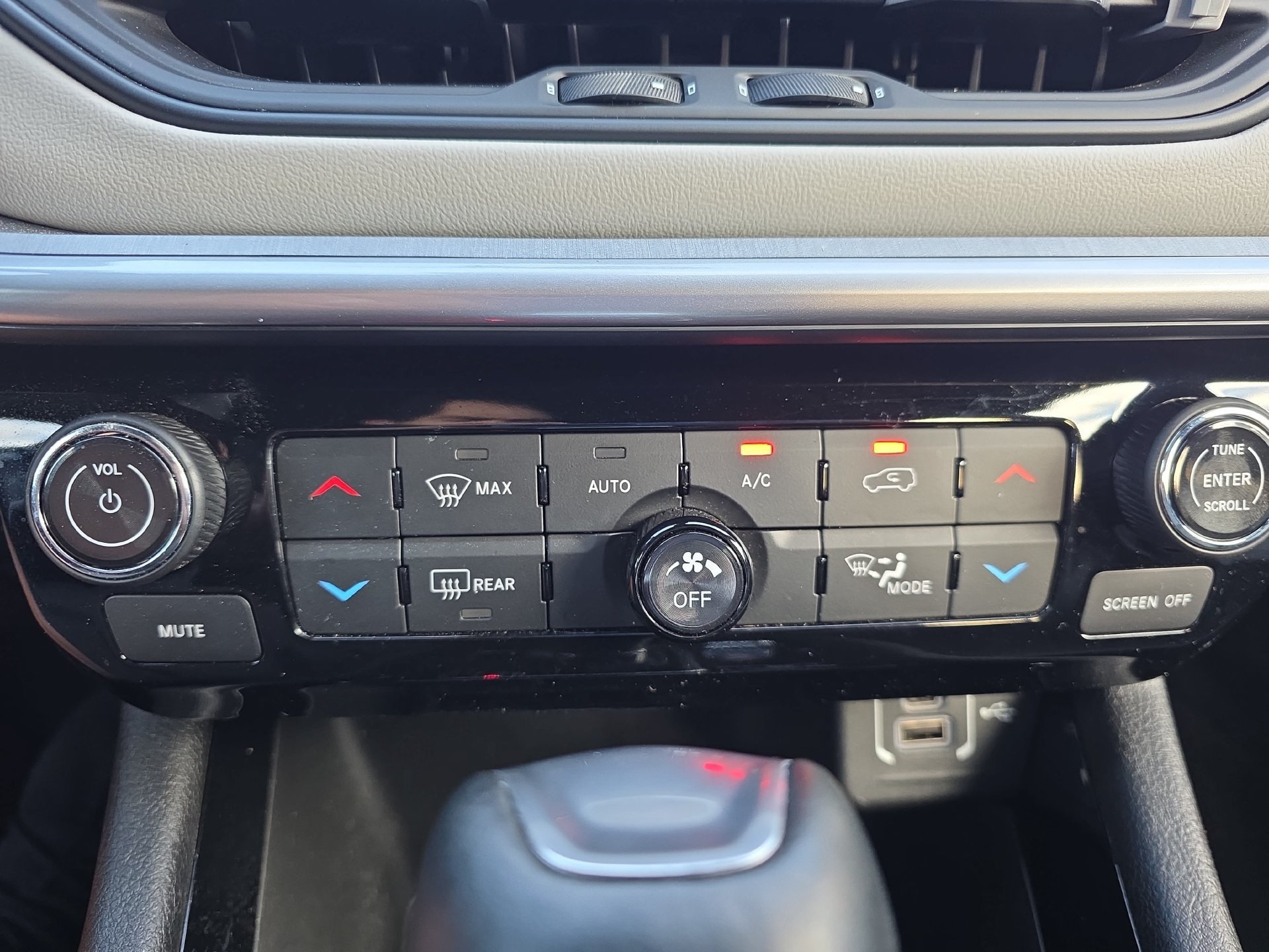 Used 2025 Jeep Compass Limited AWD/4WD image 23