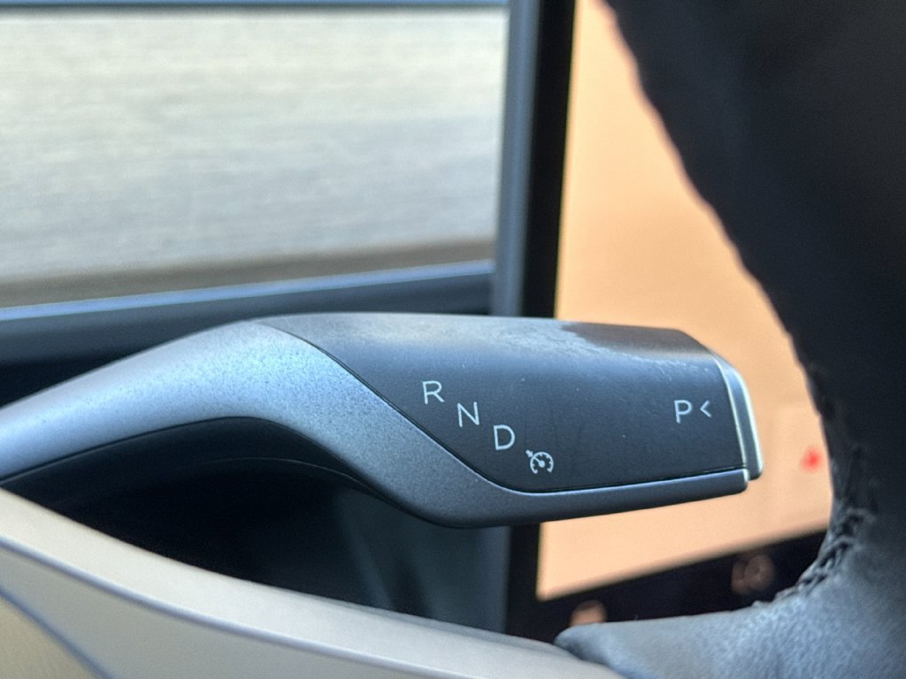 Used 2023 Tesla Model Y Long Range AWD/4WD image 27
