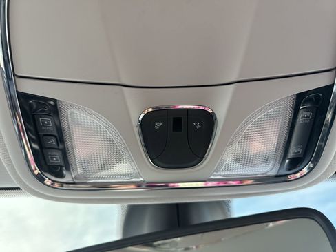 Used 2019 Jeep Cherokee Trailhawk image 34