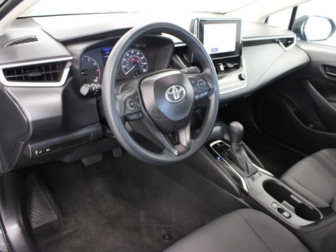 Used 2025 Toyota Corolla LE FWD image 13