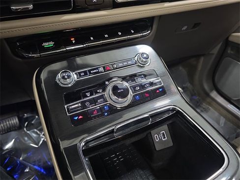 Used 2023 Lincoln Nautilus Reserve w/ Equipment Group 202A image 21