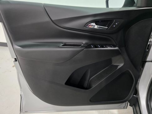 Used 2020 Chevrolet Equinox LT image 17