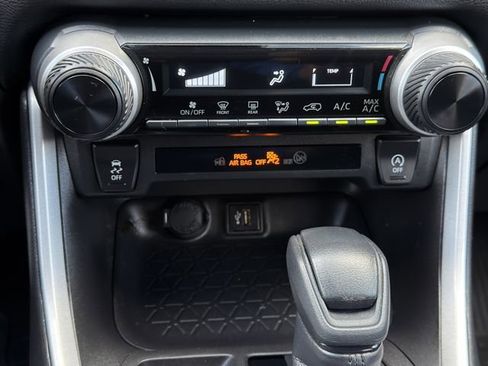 Used 2023 Toyota RAV4 LE AWD/4WD image 19