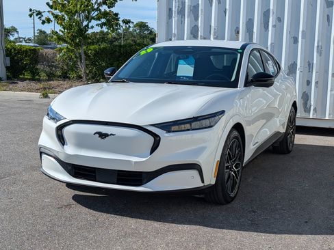 Used 2025 Ford Mustang Mach-E Premium image 7