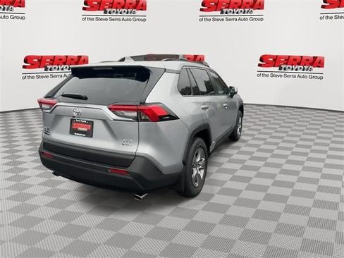 Used 2025 Toyota RAV4 XLE image 9