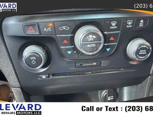 Used 2014 Dodge Charger SXT AWD/4WD image 15