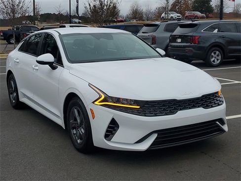 Used 2023 Kia K5 LXS image 3