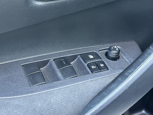 Used 2023 Toyota Corolla LE FWD image 14