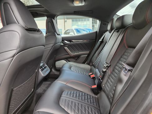 Used 2023 Maserati Ghibli Trofeo image 12