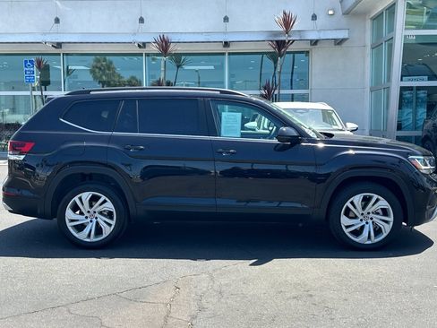 Used 2023 Volkswagen Atlas SE w/ Panoramic Sunroof Package FWD image 3