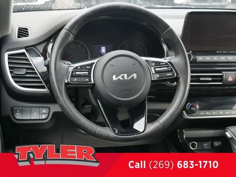 Used 2023 Kia Seltos EX image 41