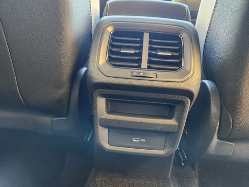 New 2025 Volkswagen Taos SE AWD/4WD image 25