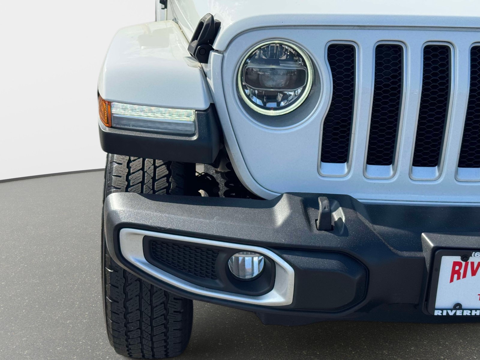 Used 2021 Jeep Wrangler Unlimited Sahara w/ Dual Top Group AWD/4WD image 7