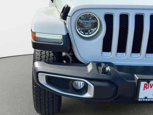 Used 2021 Jeep Wrangler Unlimited Sahara w/ Dual Top Group AWD/4WD image 7