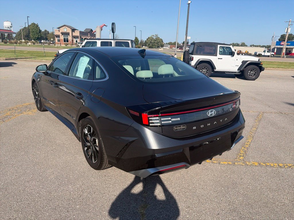 Used 2025 Hyundai Sonata SEL FWD image 4