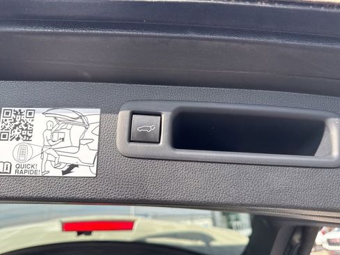 Used 2021 Toyota Highlander Limited image 35