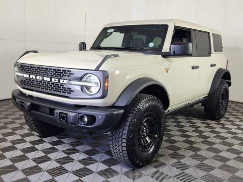 New 2026 Ford Bronco Badlands AWD/4WD image 3