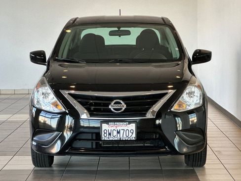 Used 2017 Nissan Versa SV image 9