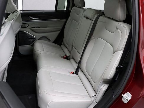 Used 2023 Jeep Grand Cherokee Overland w/ Luxury Tech Group IV image 11