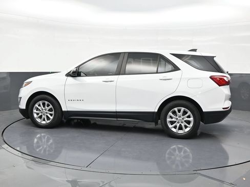 Used 2020 Chevrolet Equinox LS FWD image 2