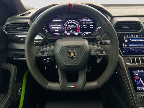 Used 2024 Lamborghini Urus Performante AWD/4WD image 10