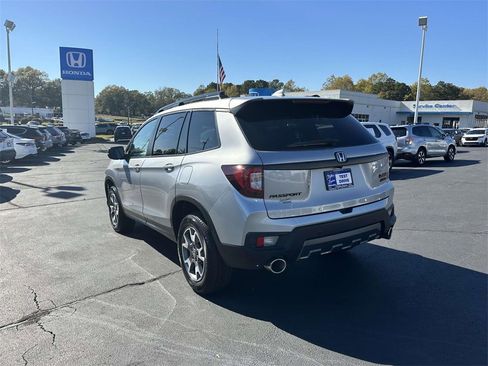 Certified 2022 Honda Passport TrailSport image 25