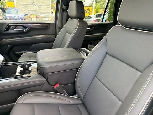 New 2026 GMC Yukon Elevation AWD/4WD image 18