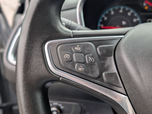 Used 2018 Chevrolet Equinox LT image 18