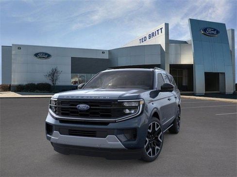 New 2026 Ford Expedition Platinum w/ Platinum Ultimate Package image 3
