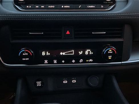 Certified 2025 Nissan Rogue SV image 19