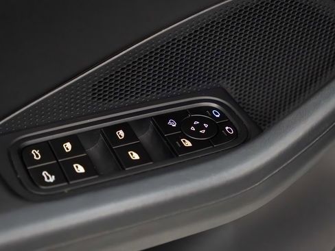 Certified 2025 Porsche Macan 4S Electric image 24