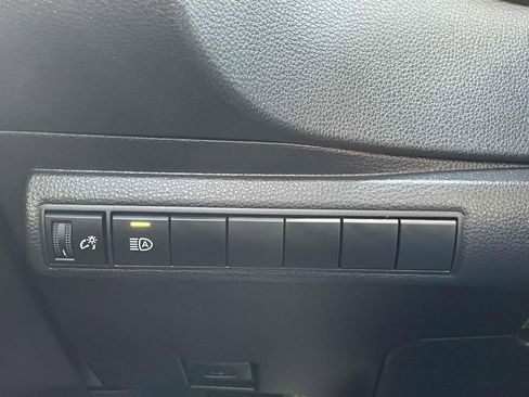 Used 2025 Toyota Corolla LE image 22