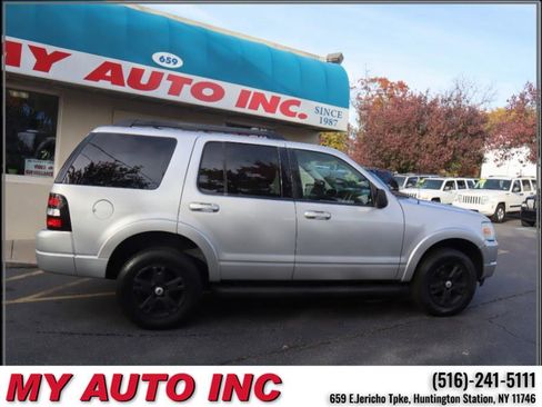 Used 2010 Ford Explorer XLT image 3