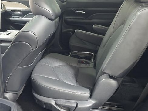 Used 2025 Toyota Grand Highlander AWD Hybrid image 5