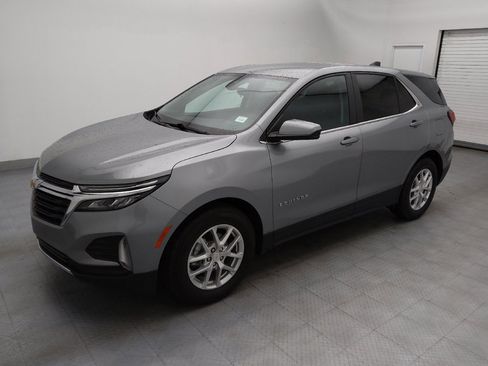 Used 2023 Chevrolet Equinox LT image 2