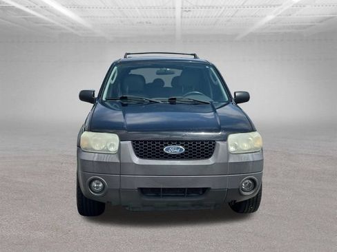 Used 2005 Ford Escape XLT AWD/4WD image 2