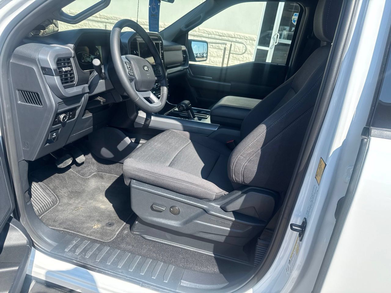 Used 2026 Ford F150 XLT w/ XLT Black Appearance Package RWD image 9