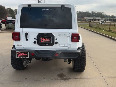 Used 2024 Jeep Wrangler Sahara w/ Technology Group image 8