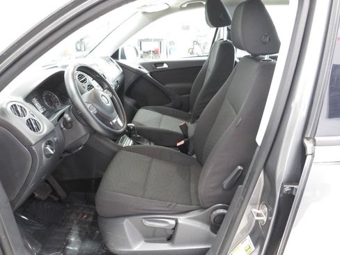 Used 2013 Volkswagen Tiguan S FWD image 10
