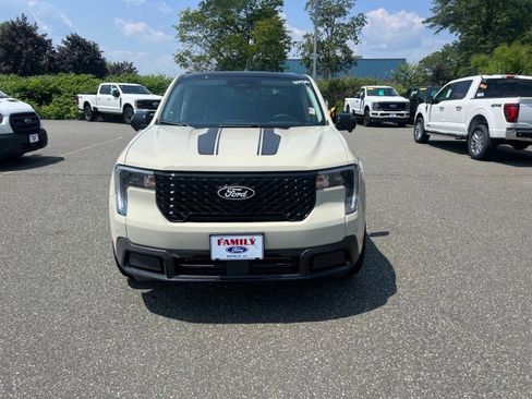 New 2025 Ford Maverick Lariat w/ Black Appearance Package image 33