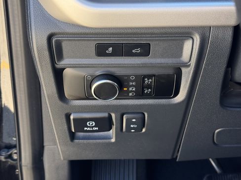 Used 2024 Ford Expedition Max XLT image 24