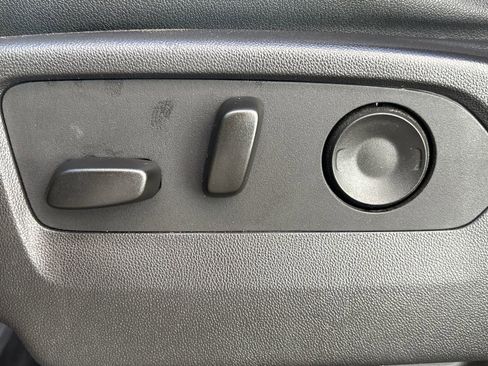 Used 2024 GMC Sierra 1500 AT4 w/ Technology Package image 9