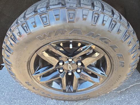 Used 2021 Chevrolet Silverado 1500 Custom Trail Boss w/ Realtree Special Edition AWD/4WD image 12