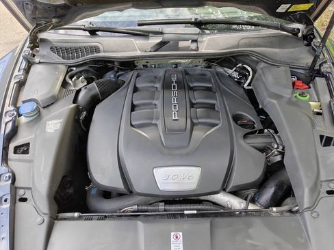 Used 2013 Porsche Cayenne Diesel AWD/4WD image 27