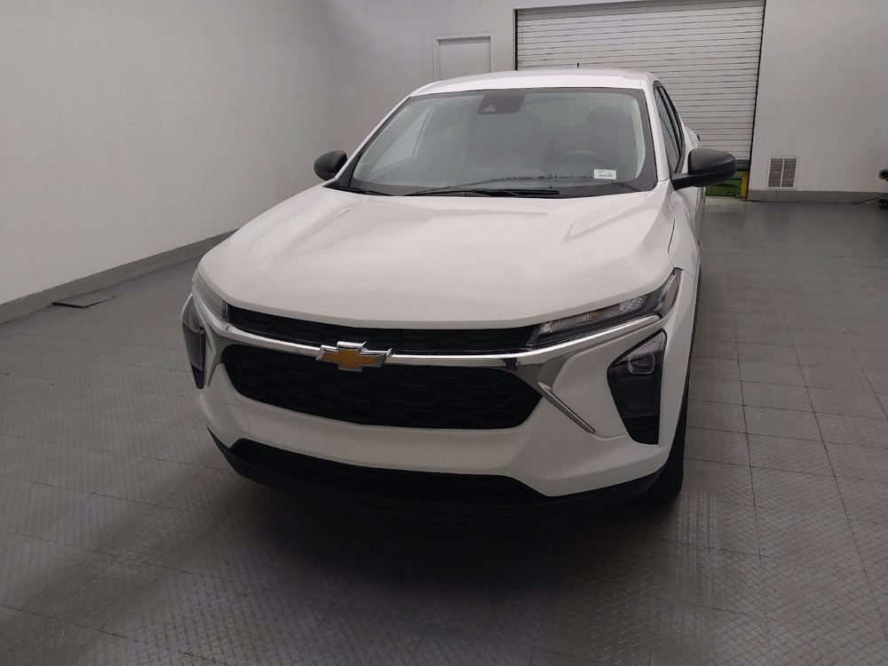 Used 2025 Chevrolet Trax LS FWD image 15