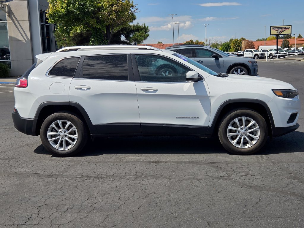 Used 2019 Jeep Cherokee Latitude w/ Popular Appearance Group AWD/4WD image 2