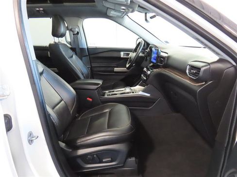 Used 2022 Ford Explorer Limited w/ Equipment Group 301A RWD image 35