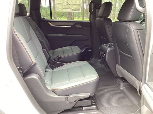 New 2026 GMC Acadia AT4 w/ Luxury Package AWD/4WD image 24
