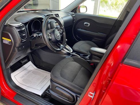 Used 2015 Kia Soul + FWD image 13