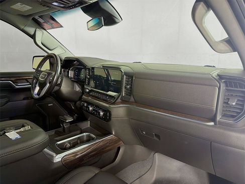 Used 2022 GMC Sierra 1500 Elevation w/ Elevation Premium Package AWD/4WD image 31